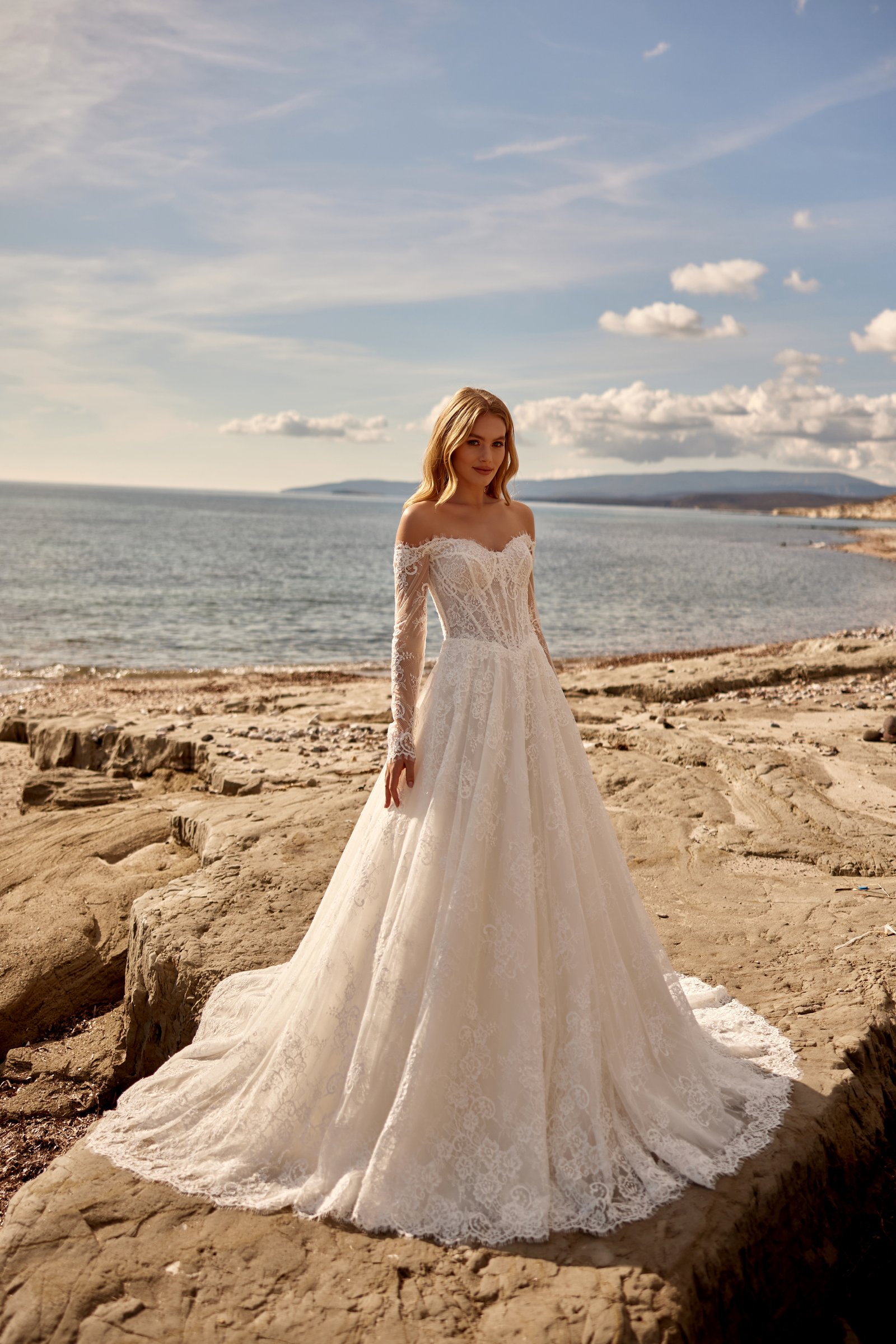 Elegante bruidsjurk collectie bij Ellya Wedding House